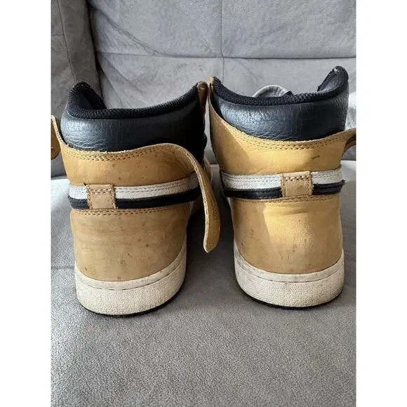Size 11- Jordan 1 Retro High OG Rookie of the Year 2018 *Pre Owned* - Picture 4 of 10